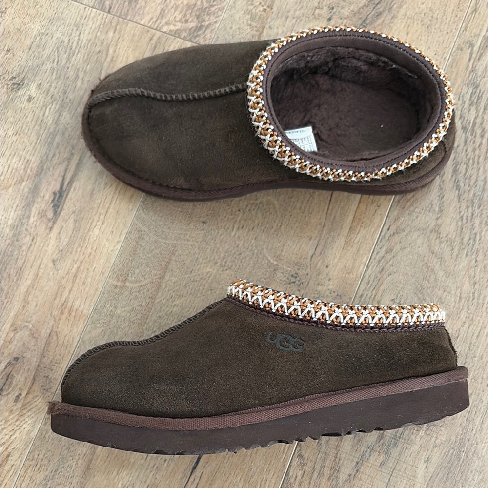 UGG brown tasmans